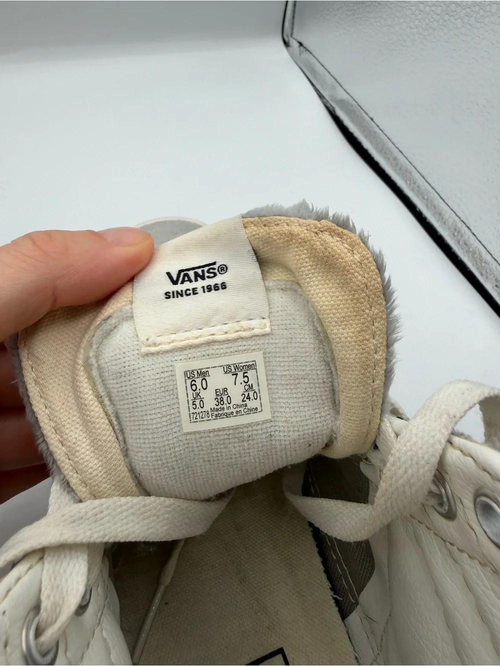 Rare Vans Sk8-Hi Fluffy Sherpa Fleece Grey High Top Shoes Womens 7.5 Men’s 6